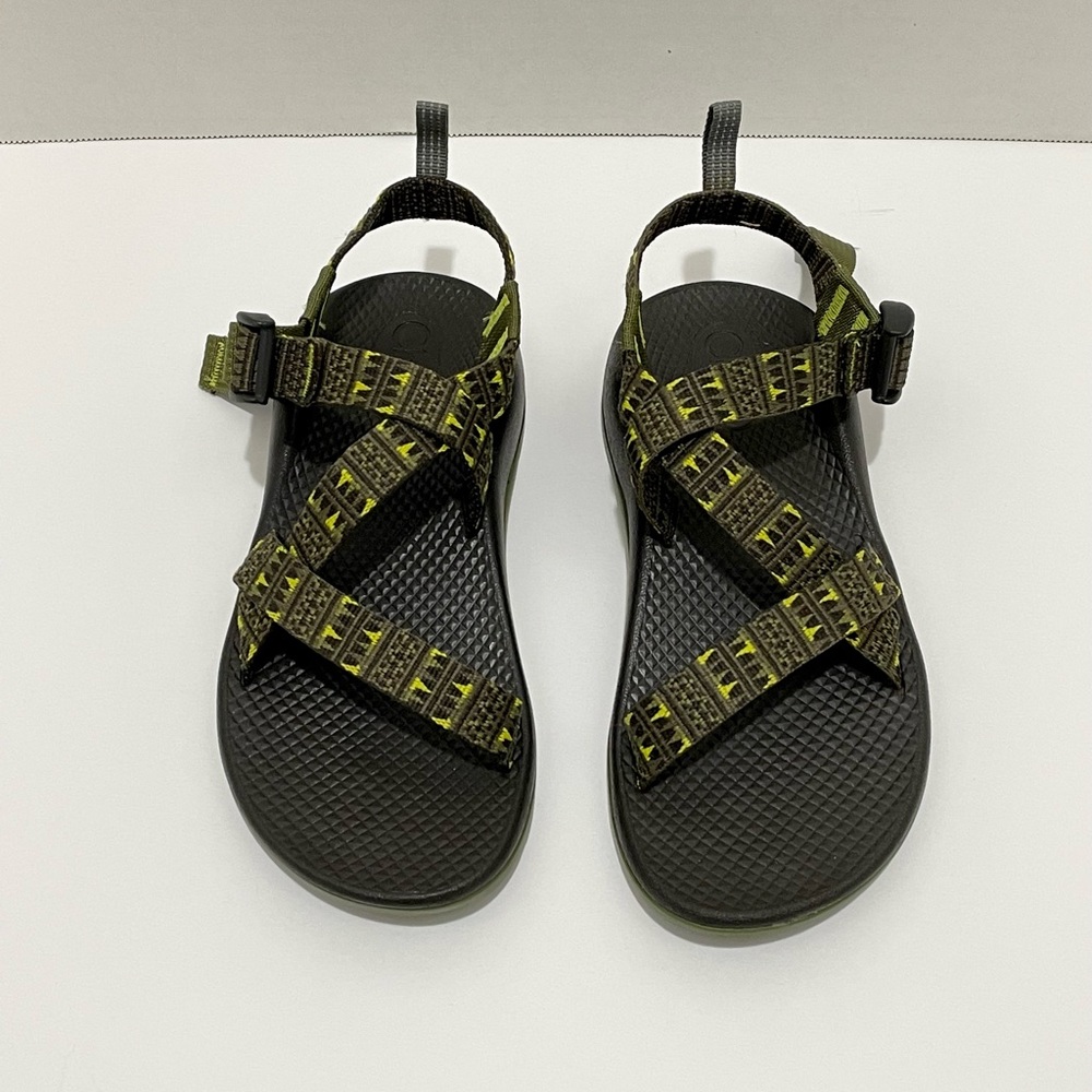 Big Kid Chaco Sandals Size 4